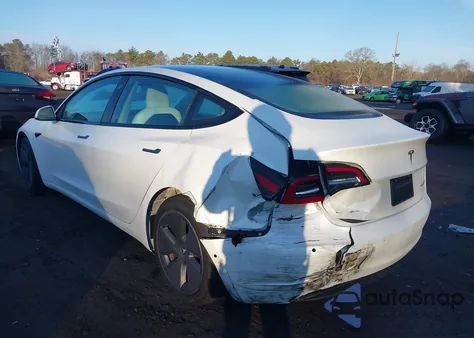 2021 Tesla Model 3 Long Range Dual Motor All-Wheel Drive z USA, uszkodzony, nr VIN 5YJ3E1EB4MF054990